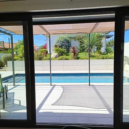 Freires - T0 Com Piscina Na Benedita شاليه *